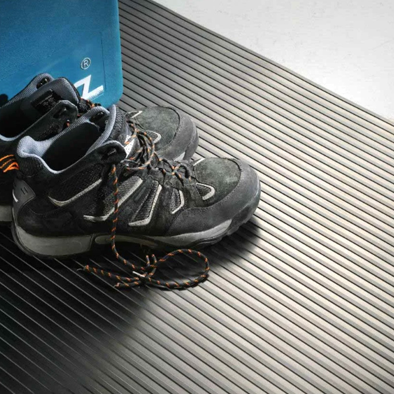 Tikar getah lebar lebar